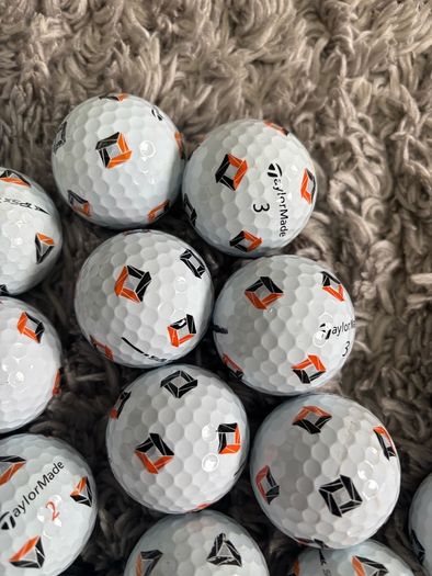 Golf Balls TaylorMade TP5 (PIX) X 40