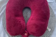 Travel neck pillow
