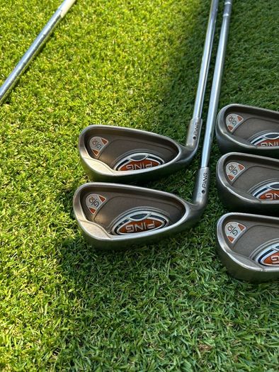 Left handed golf clubs