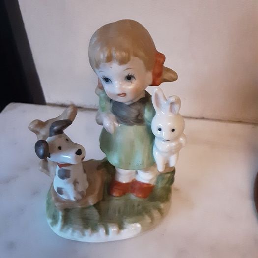 3 Figurines
