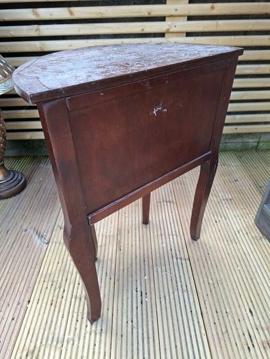 Hall table