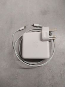 Apple USB-C Power Adapter/ Charger 61W