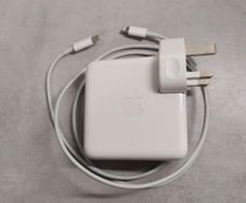 Apple USB-C Power Adapter/ Charger 61W