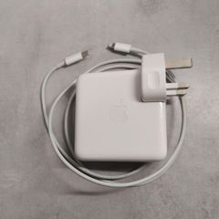 Apple USB-C Power Adapter/ Charger 61W