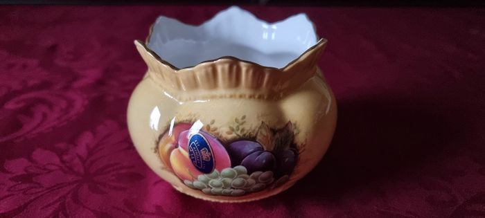 New In Box Aynsley Orchard Gold Bone China Windsor Rose Bowl Made in England
