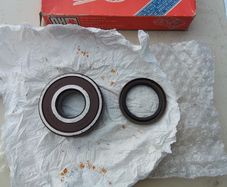 Nissan Rear Wheel Bearing Kit.