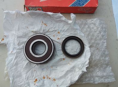 Nissan Rear Wheel Bearing Kit.