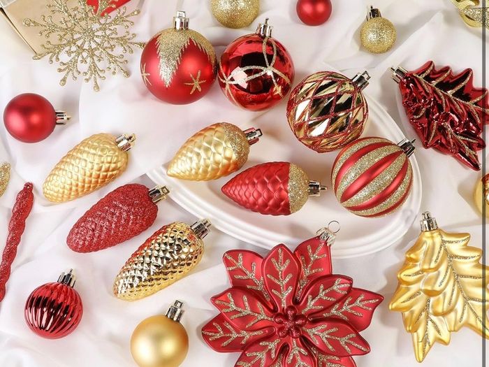106pcs Christmas Baubles Ornaments for Christmas Tree Decorations Shatterproof Plastic Decorative Baubles Set for Festival/Holiday/Wedding Party Decoration with Hooks Included,Red & Gold