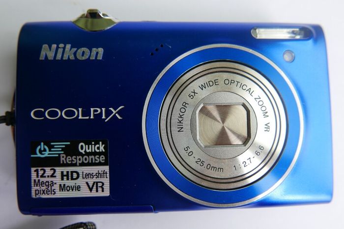 Nikon Coolpix S5100 Red 12.2MP 5X Optical Digital Camera from Japan (charging cable and 4Gb SD card)