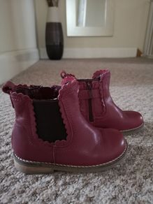 Next Little Luxe Scallop Chelsea Boots