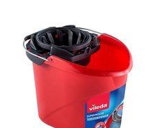 String mop head and handle and wring bucket
