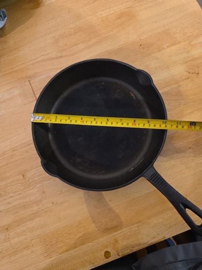 Cast iron pan victor