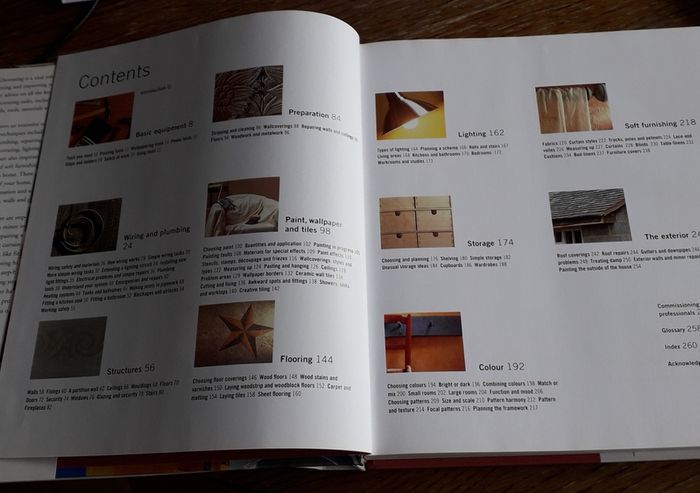 2 Books (lot) - DIY and Decorating / New Rooms - Practical home makeover guide