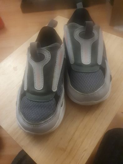 Kids NIKE Trainers/Girls AirMax Bolt Trainers Size: 7.5 UK .. 25 EU