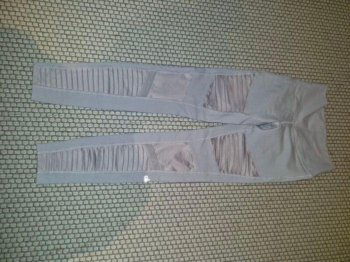Alo Yoga Moto Leggings