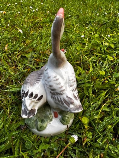 Mid-Century USSR Porcelain Sculpture Two Geese by Dmitry Gorlov Verbilki Export Mark DFZ