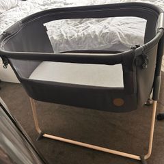 Maxi-Cosi Tori Co-sleeper / beside crib