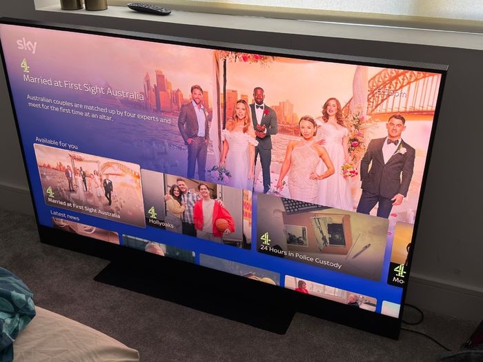 Sky Glass TV 65"