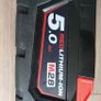 Milwaukee 28 V   5 Ah  baterry Image 2