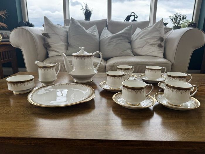 Paragon china Ltd Athena complete tea-set