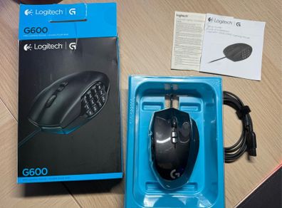 LIKE NEW LOGITECH G600 Gaming Mouse MMO 20-Programmable Buttons 8200 DPI