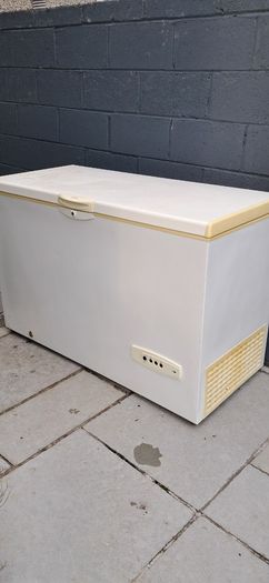 Chest freezer