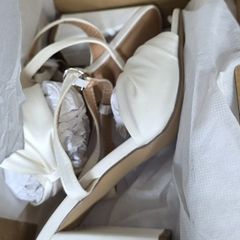 Oasis Shoes.