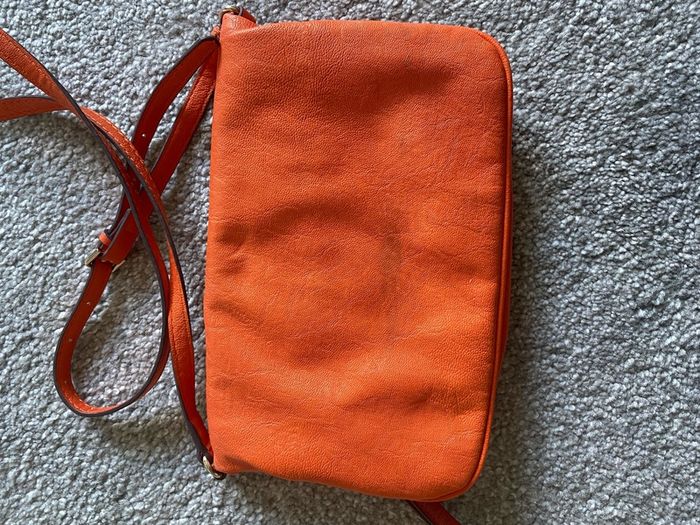 Vintage Guess burnt orange handbag