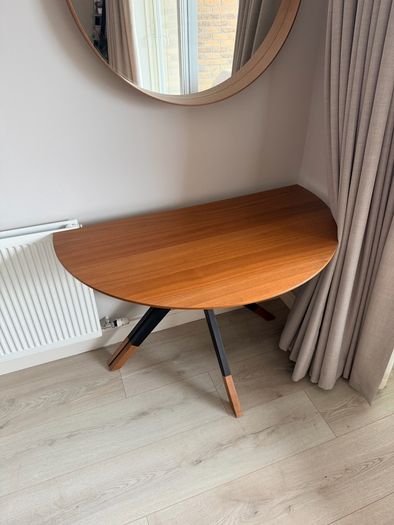 BoConcept Walnut Drop Leaf Dining Table - 1.1m Diameter