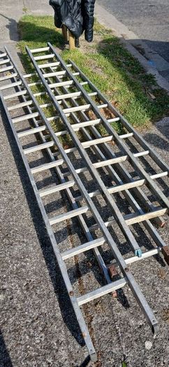 Aluminium ladders