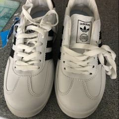 Boys new adidas trainers size 3 reduced