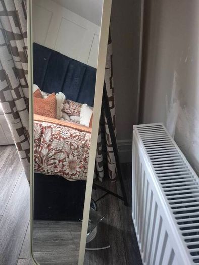 floor standing mirror