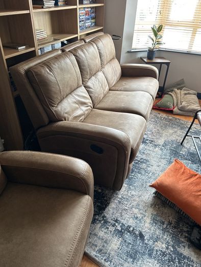 3 + 1 seater