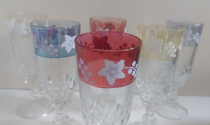 Fabulous Set of Six Vintage Retro Pressed Glass Footed Flutes with Bands of Iridescent Rainbow Colours and Floral Motifs, Capacity 120mls