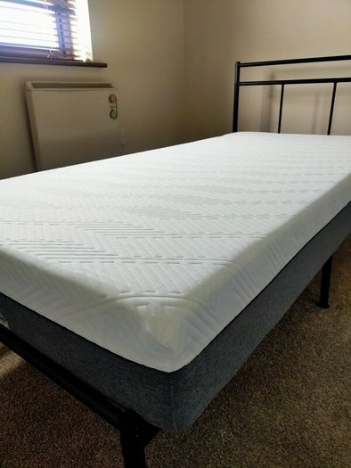 Single Mattress Memory Foam / Bed Frame / Topper