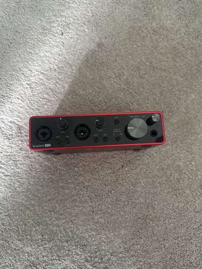Focusrite Scarlett 2i2 interface