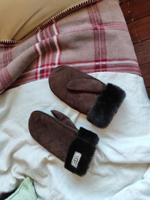 Ugg mittens S/M