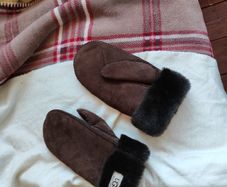 Ugg mittens S/M