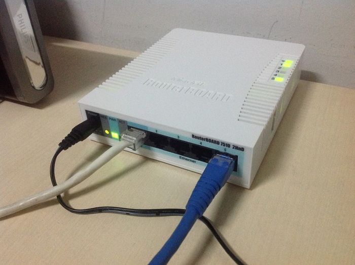 Mikrotik rb751u-2hnd  Wireless Router