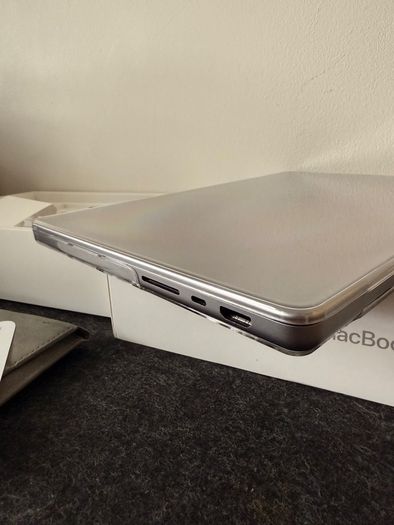 MacBook Pro 14 M2 2023 Mint Condition Model A2779
