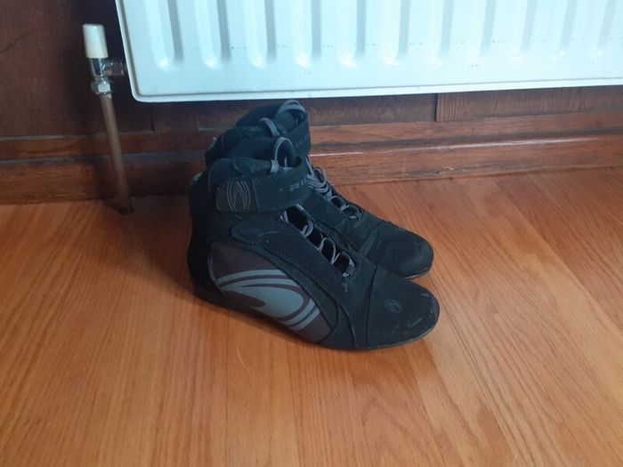 2 x Richa Motorcycle Boots Size - 43. Waterproof Touring Boots & Street Short Boots. FREE POSTAGE ( not RST alpinestars furygan sidi dainese )