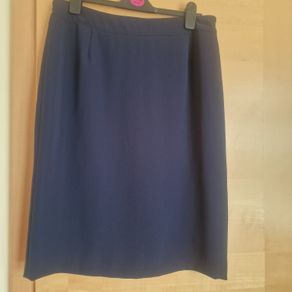 Navy skirt size 18