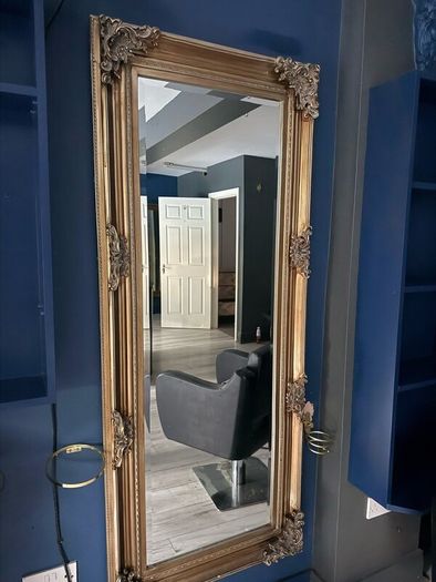 Gold mirror