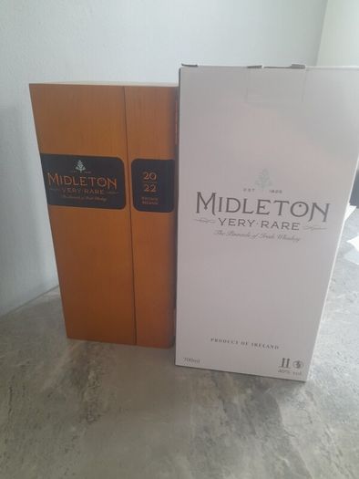 Midleton 2022 Box , sock , wooden box , bottle