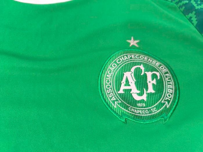 Mint 2021 Chapecoense Umbro Home Jersey Size XL Adults