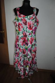 Brand new calf lenght floral dress by Soon size UK20 EU48 Postage included