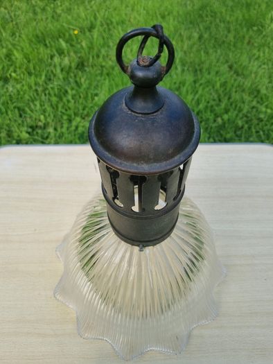 Original hanging ceiling lamp with a ribbed shade made of holophane glass (Holophane)