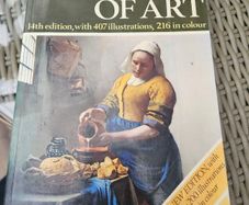 The Story Of Art. With 407 Illustrations,216 In Colour.  Large Volume Paperback In Good Condition.  See Photos For Same.