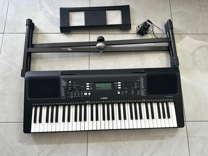 Yamaha PSR-E373