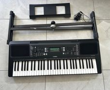 Yamaha PSR-E373